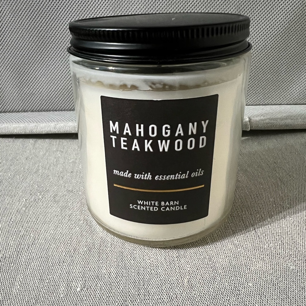 Mahogany teakwood bath & body works candle